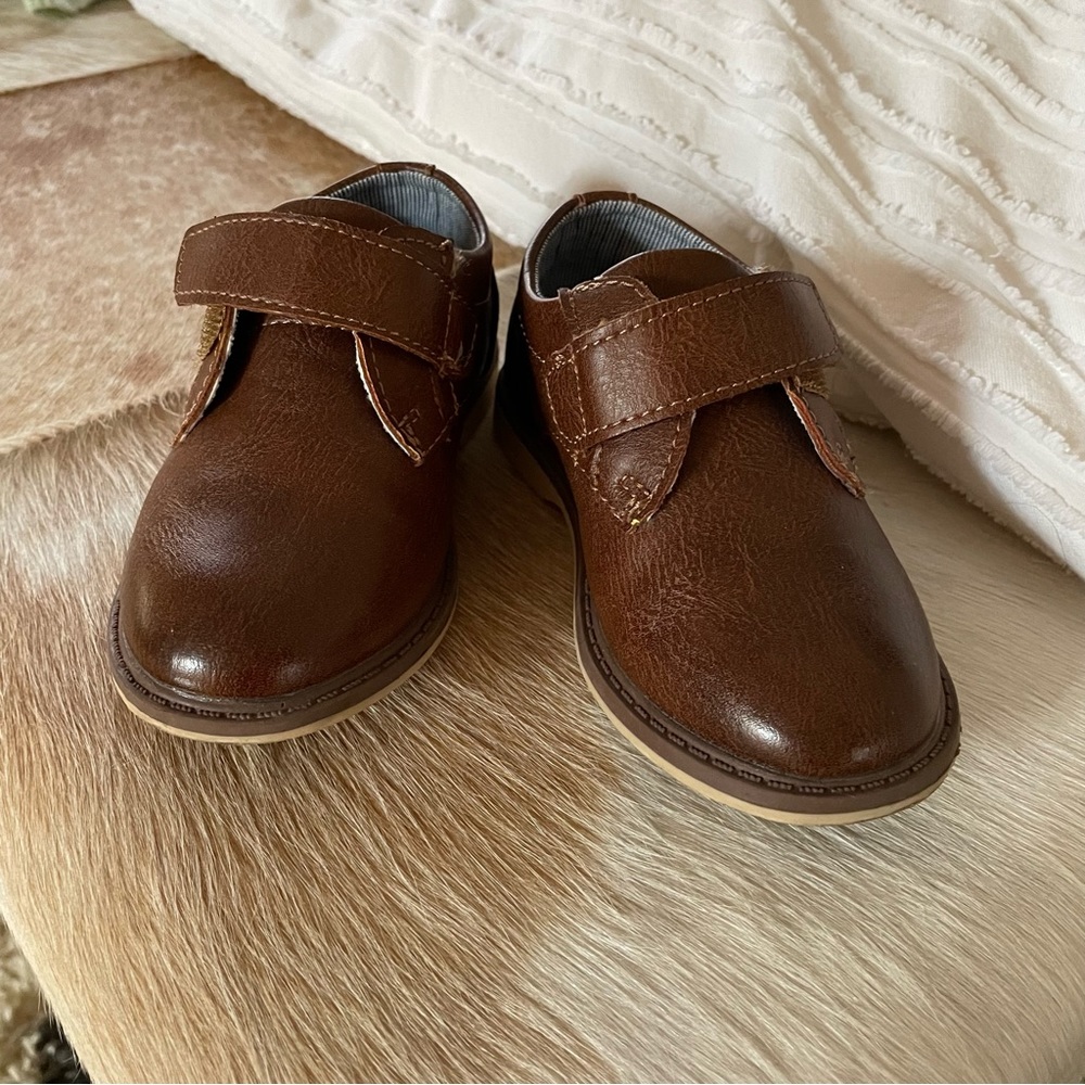 brown & navy velcro toddler dress shoe